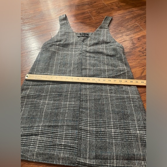 SHEIN size medium dress - Picture 7 of 7